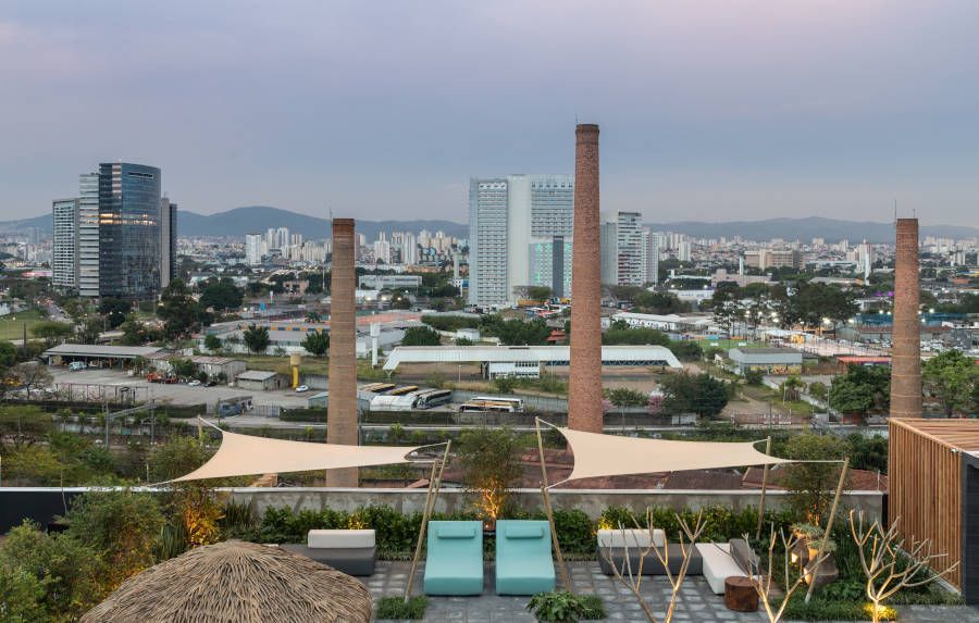 Vista área rooftoo com paisagismo CasaCor